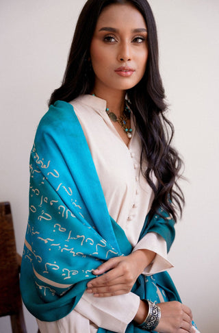 Manto Women's Stitched 1 Piece Textured Material Winter Karvaan Stole Teal Blue Featuring Calligraphy & Poetry of Allama Iqbal