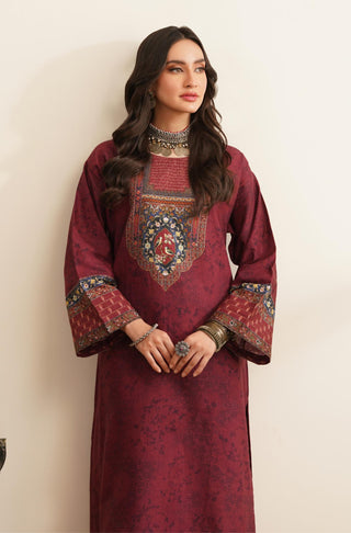 Maroon Bulbul Khaddar Co-Ord Set is an outfit made of 100% cotton available in two colours with Zari stiches and Urdu Calligraphy.