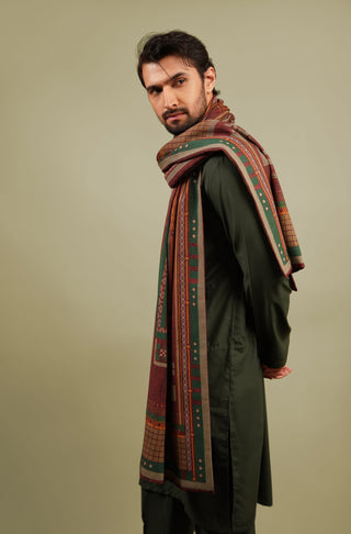 Manto's Unisex Double Sided Maroon Talaash-e-manzil Stole featuring Urdu Calligraphy