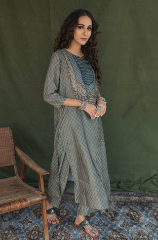 Shopmanto, Pakistani urdu calligraphy clothing brand, wear manto ready to wear women printed two piece matching elora velvet earthy green urdu coord set with long kurta and straight tapered trouser pants
