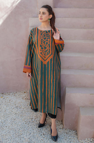 Manto Women's Ready To Wear 1 Piece Khaddar Paheli Long Length Kurta Green & Orange with Calligraphed with Random Urdu Letters