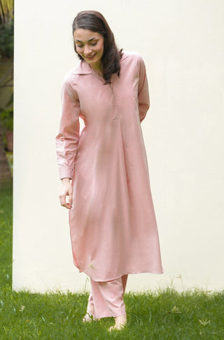 Shopmanto, Pakistani urdu calligraphy clothing brand, wear manto ready to wear women solid two piece matching coord wash n wear soft pink mira set with long kurta and straight pants