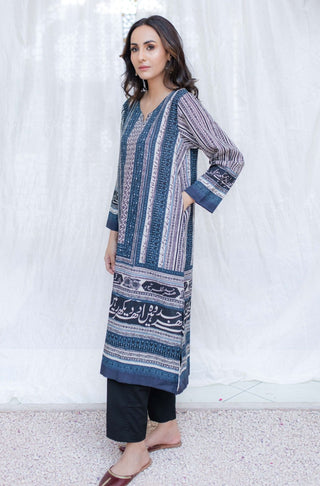 Manto Women's Ready To Wear 1 Piece Khaddar Rashk Long Length Kurta Blue & White Featuring Urdu Calligraphy of Poetry By Daagh Dehelvi