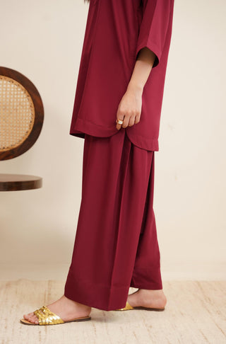 Pants detail Raya Solid Red Co-ord set is made from ultra-soft wash and wear material featuring short shirt with collar and placket details and shalwar with relaxed fit