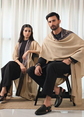 Sabaat Cape - Beige & Black