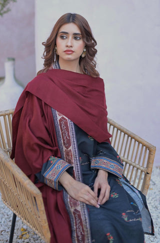 Shopmanto, wear manto, manto clothing brand, manto pakistan, ladies clothing brand, urdu calligraphy clothing, Manto maroon straight long length Black fitoor women khaddar kurta for winter, manto winter collection