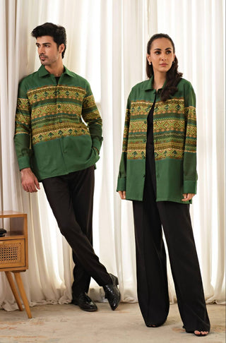 Shopmanto's Unisex Green Loose-fit Khaddar Overshirt featuring Urdu Calligraphy